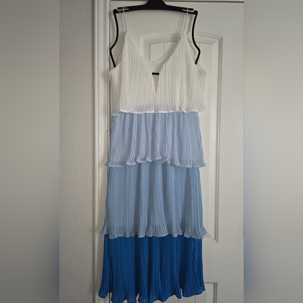 She + Sky Sleeveless Woven Plisse Tiered Dress Size Large - Picture 4 of 9